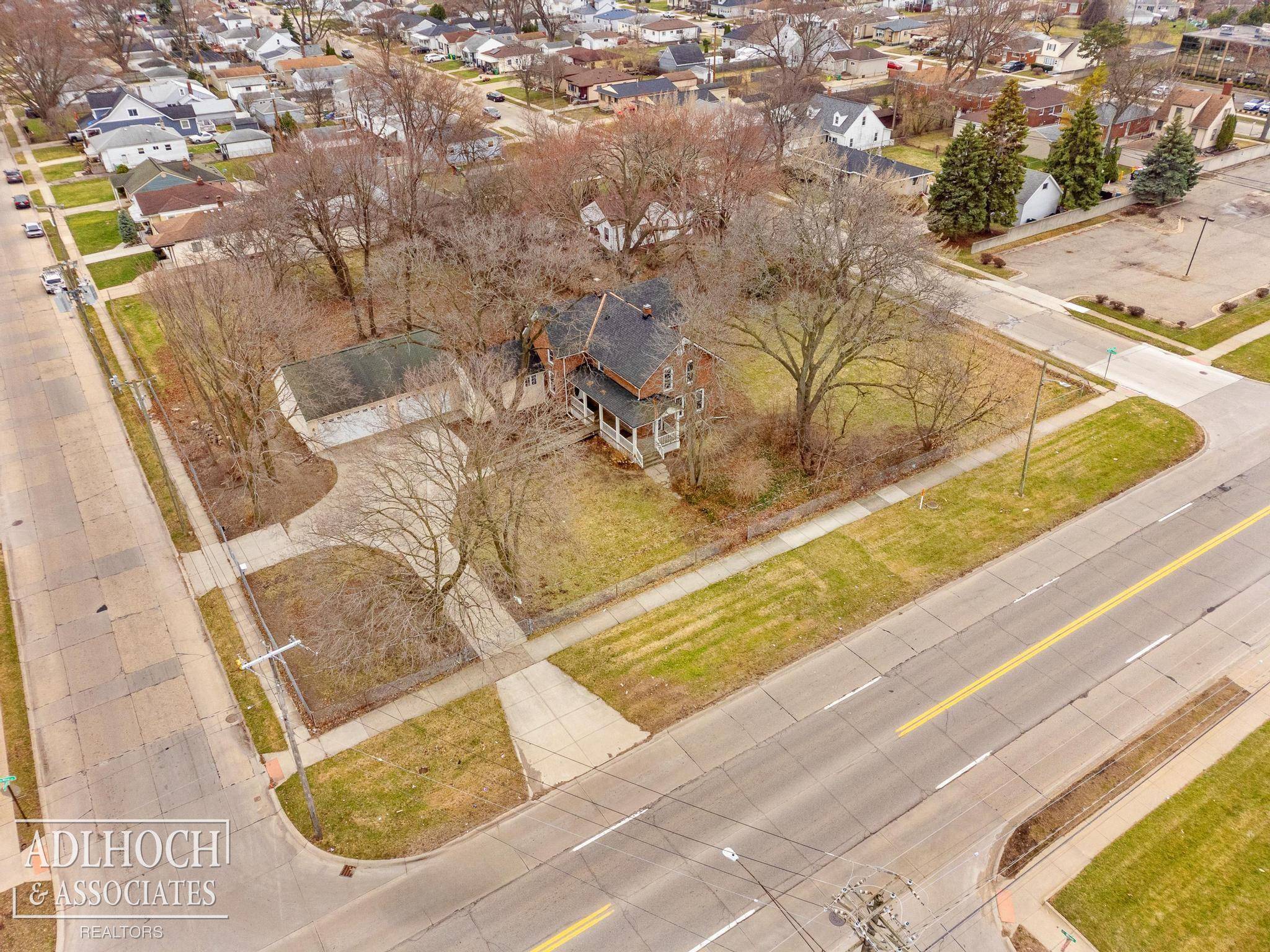 17526 E 10 Mile RD, Eastpointe, MI 48021