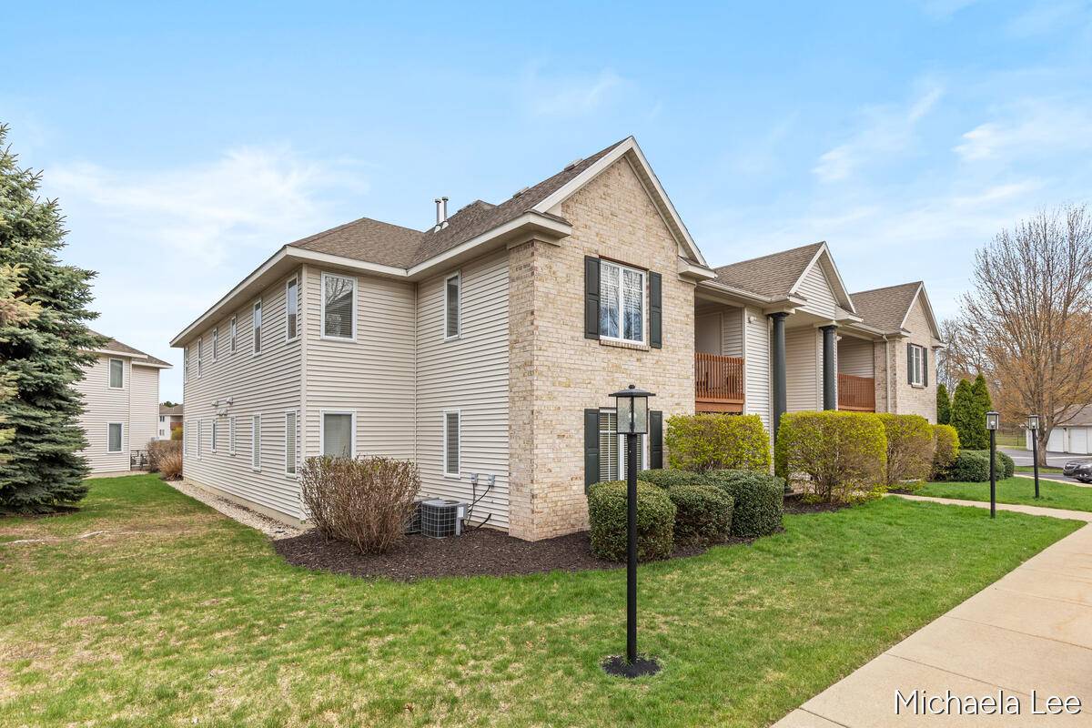 12265 S Crystal Waters DR #5, Holland Twp, MI 49424