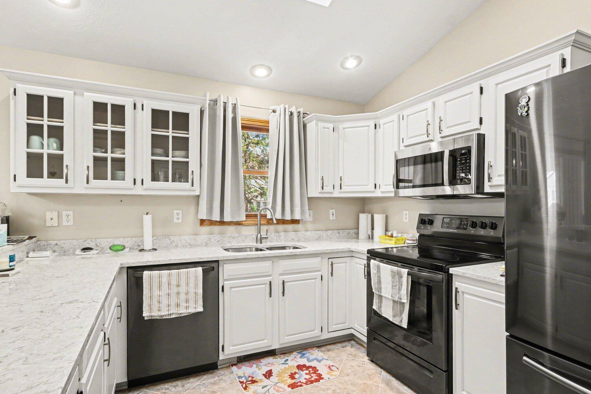 1375 Estero DR, Portage City, MI 49002