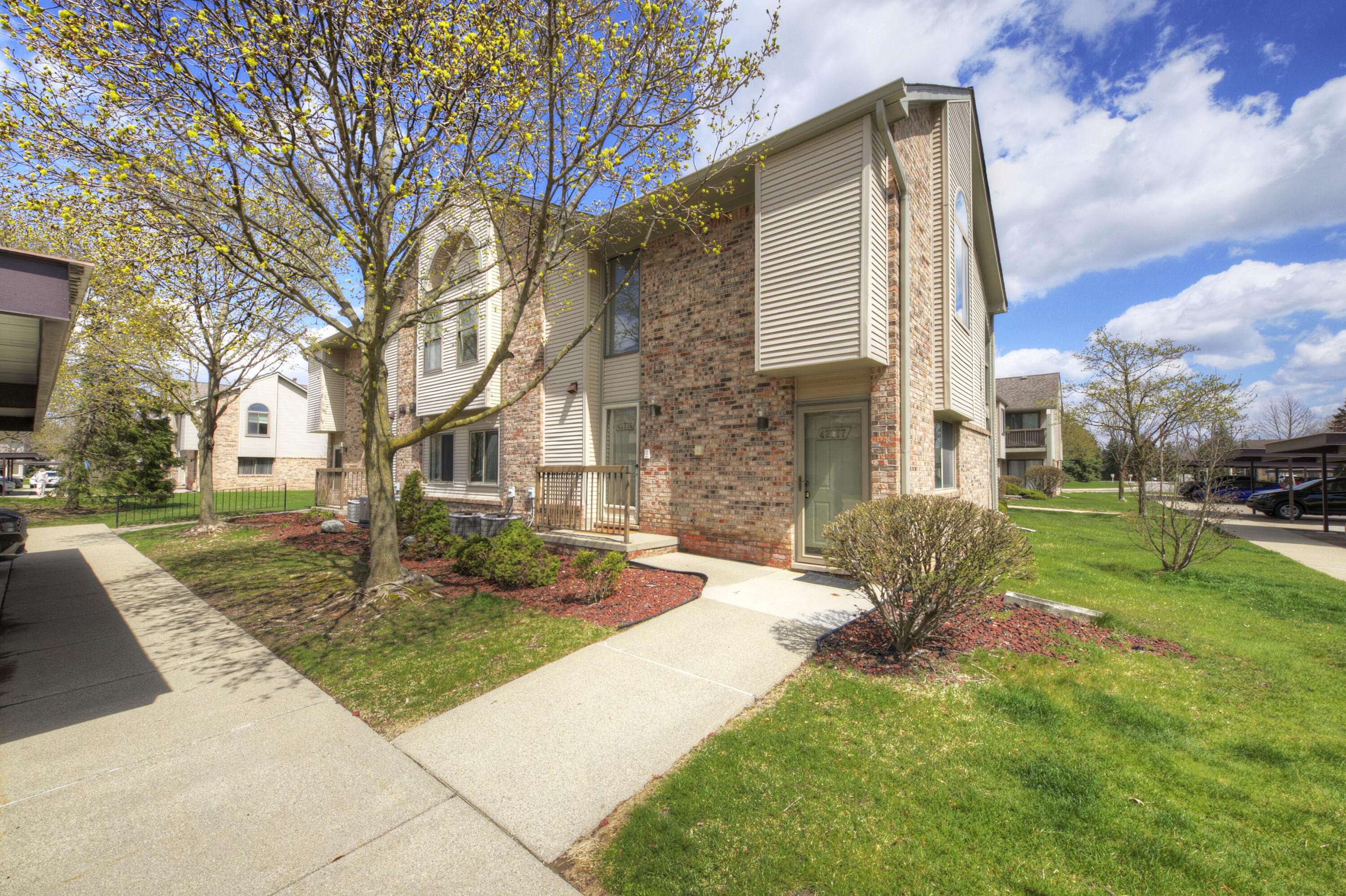 42779 Lilley Pointe DR, Canton Twp, MI 48187