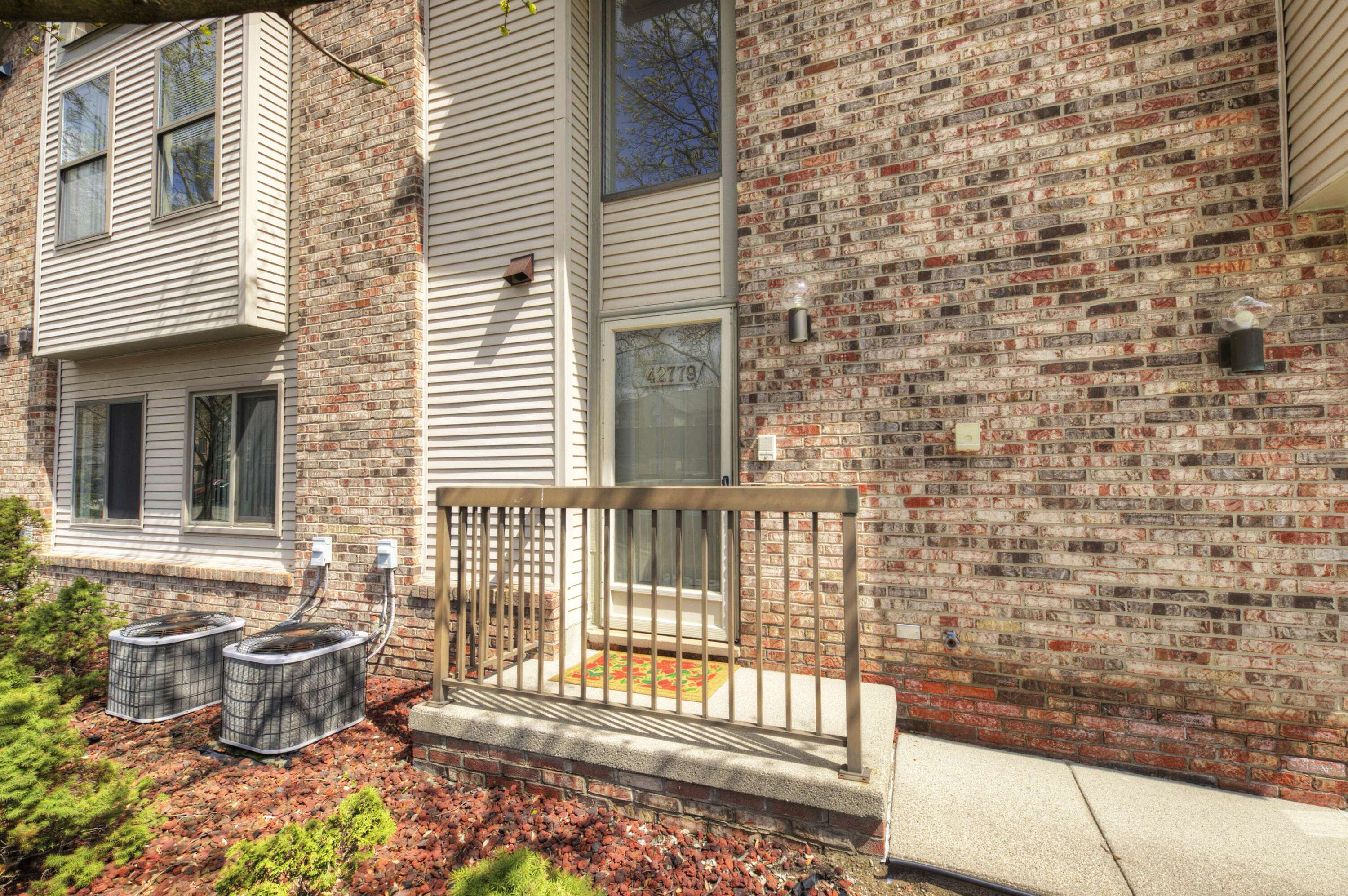 42779 Lilley Pointe DR, Canton Twp, MI 48187