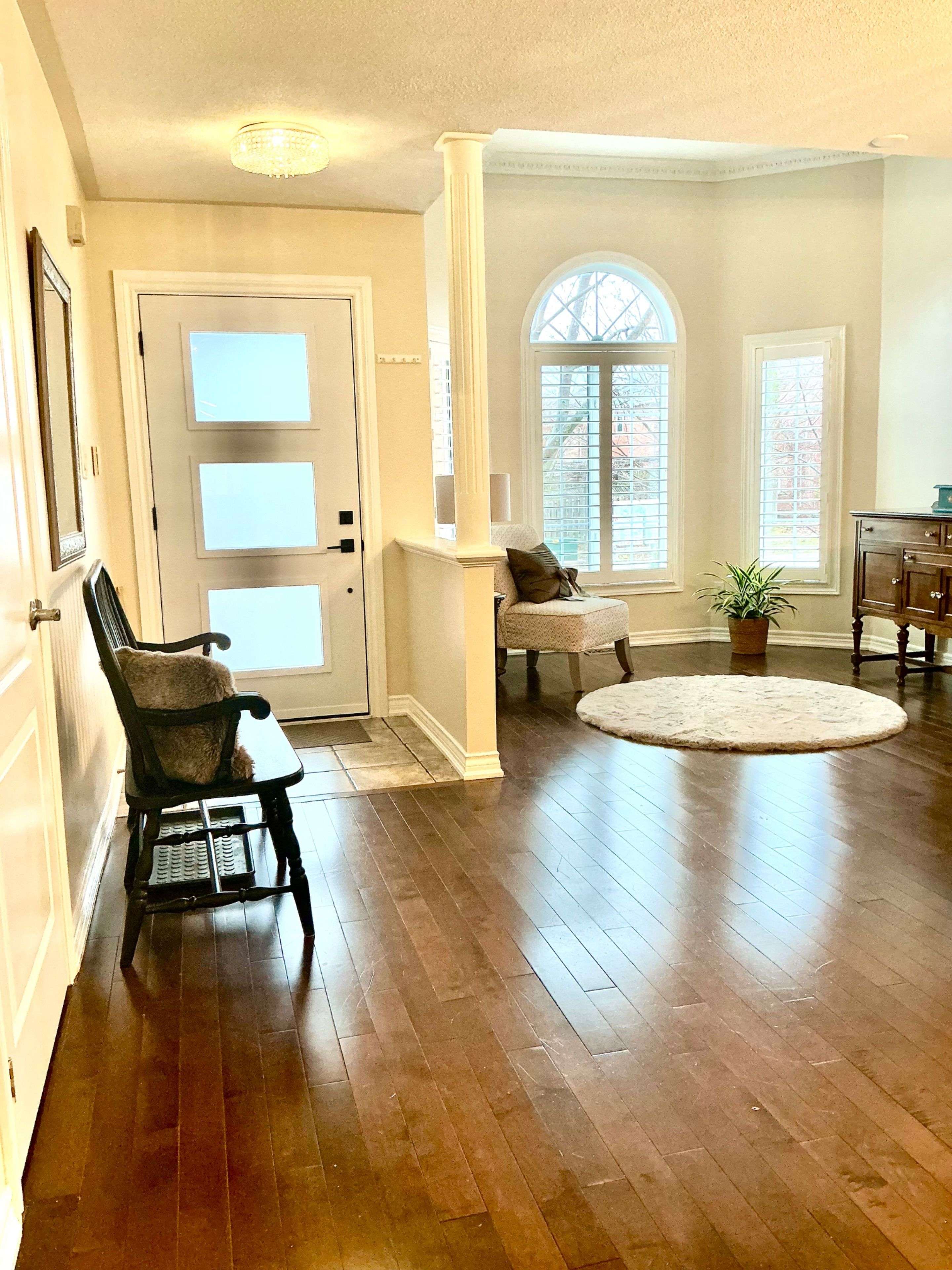 3 Underwood DR, Whitby, ON L1M 1H8