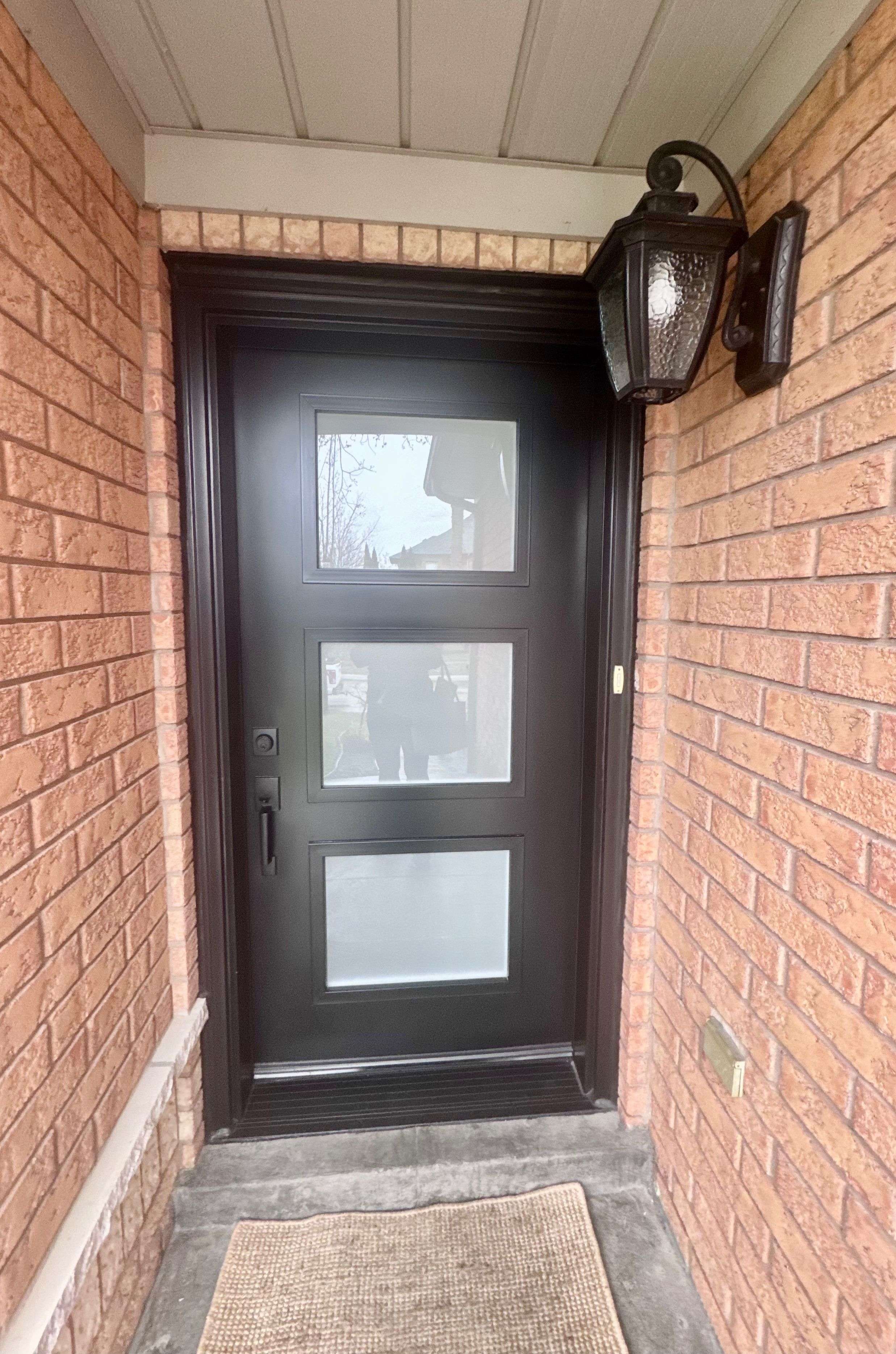 3 Underwood DR, Whitby, ON L1M 1H8