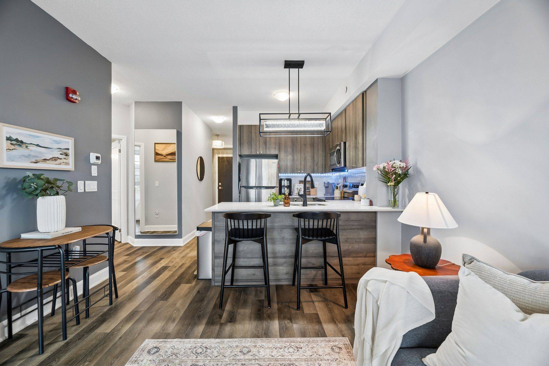 50 Lakebreeze DR #309, Clarington, ON L1B 0V9