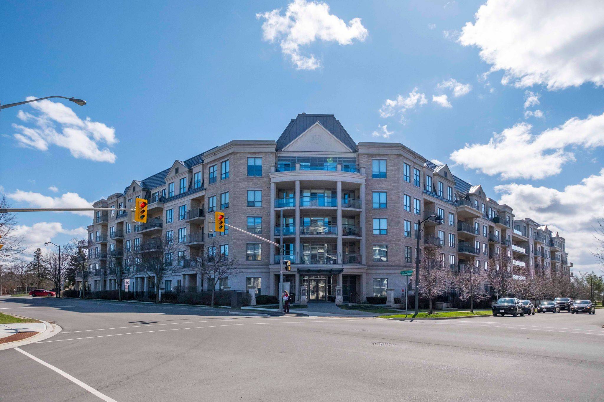 180 John West WAY #209, Aurora, ON L4G 0R3