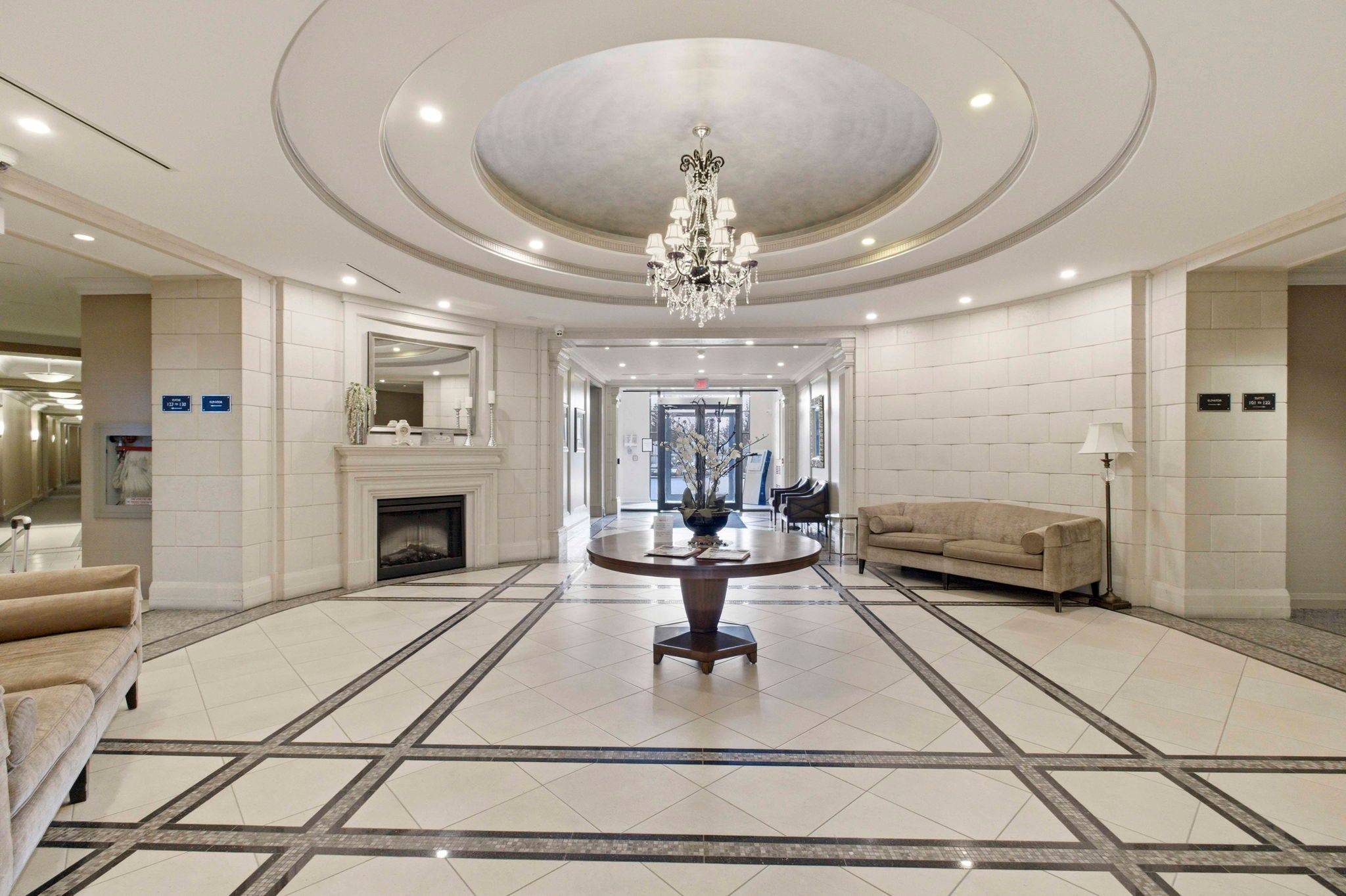 180 John West WAY #209, Aurora, ON L4G 0R3