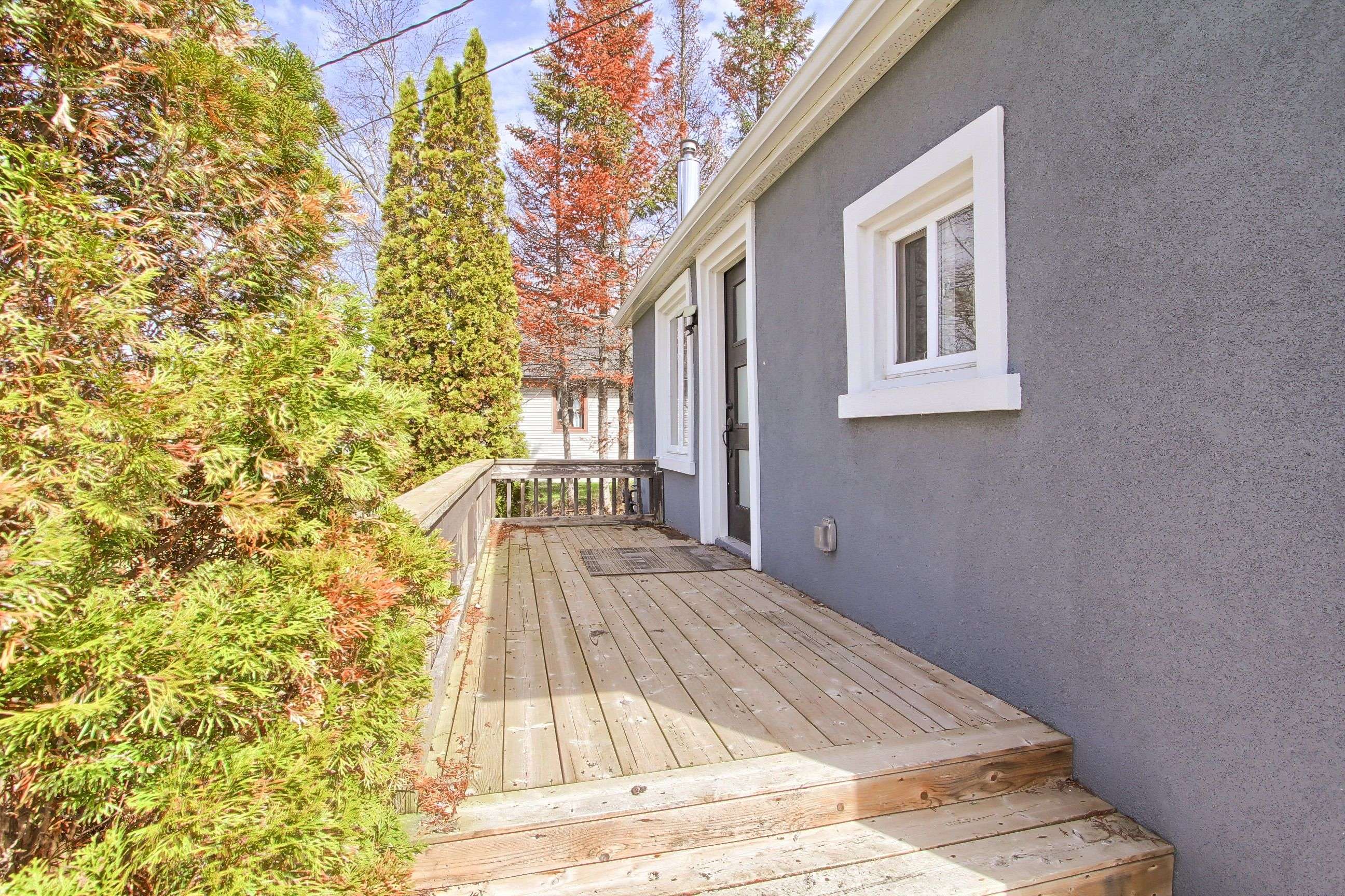 127 Woodfield DR N, Georgina, ON L0E 1N0