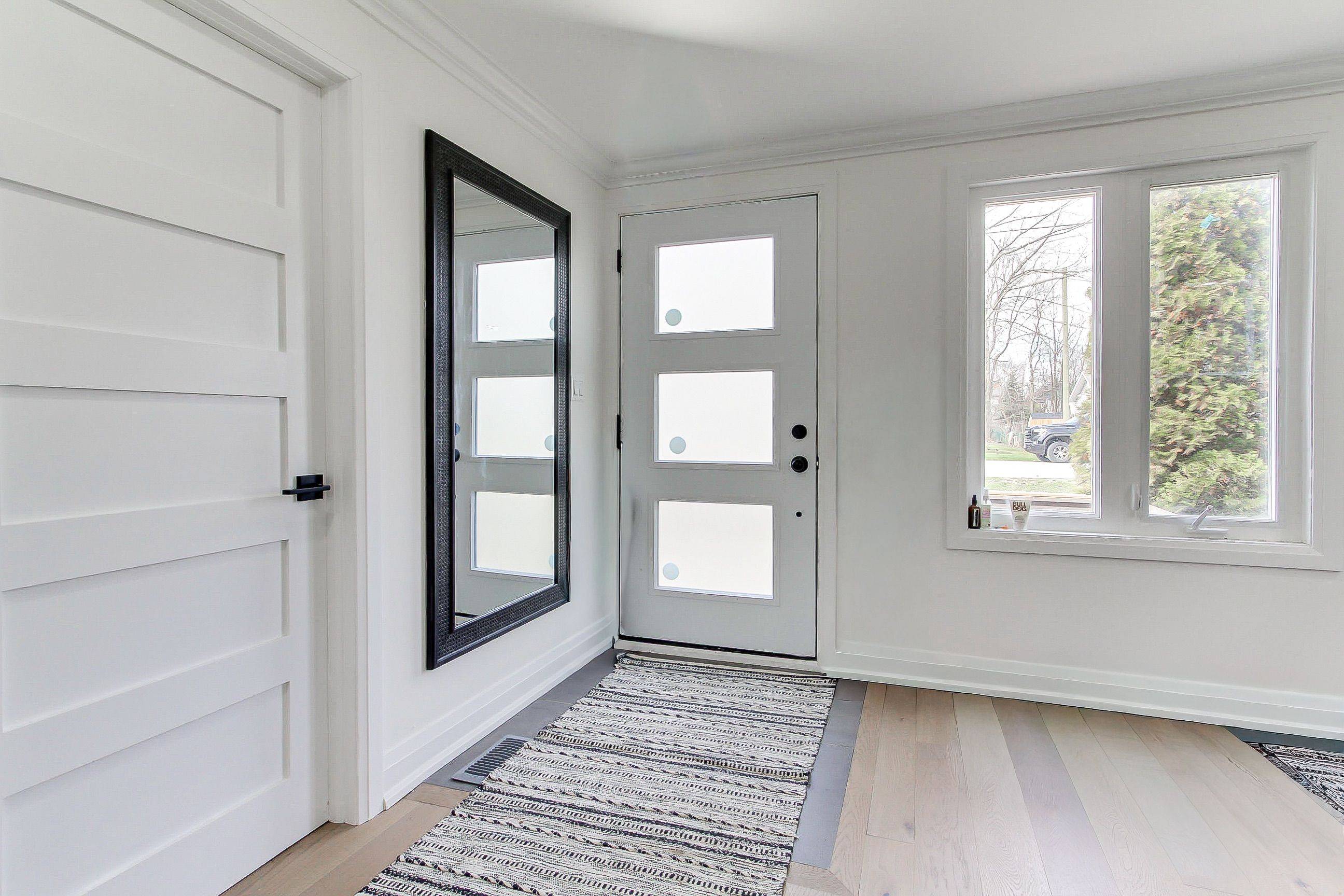 127 Woodfield DR N, Georgina, ON L0E 1N0