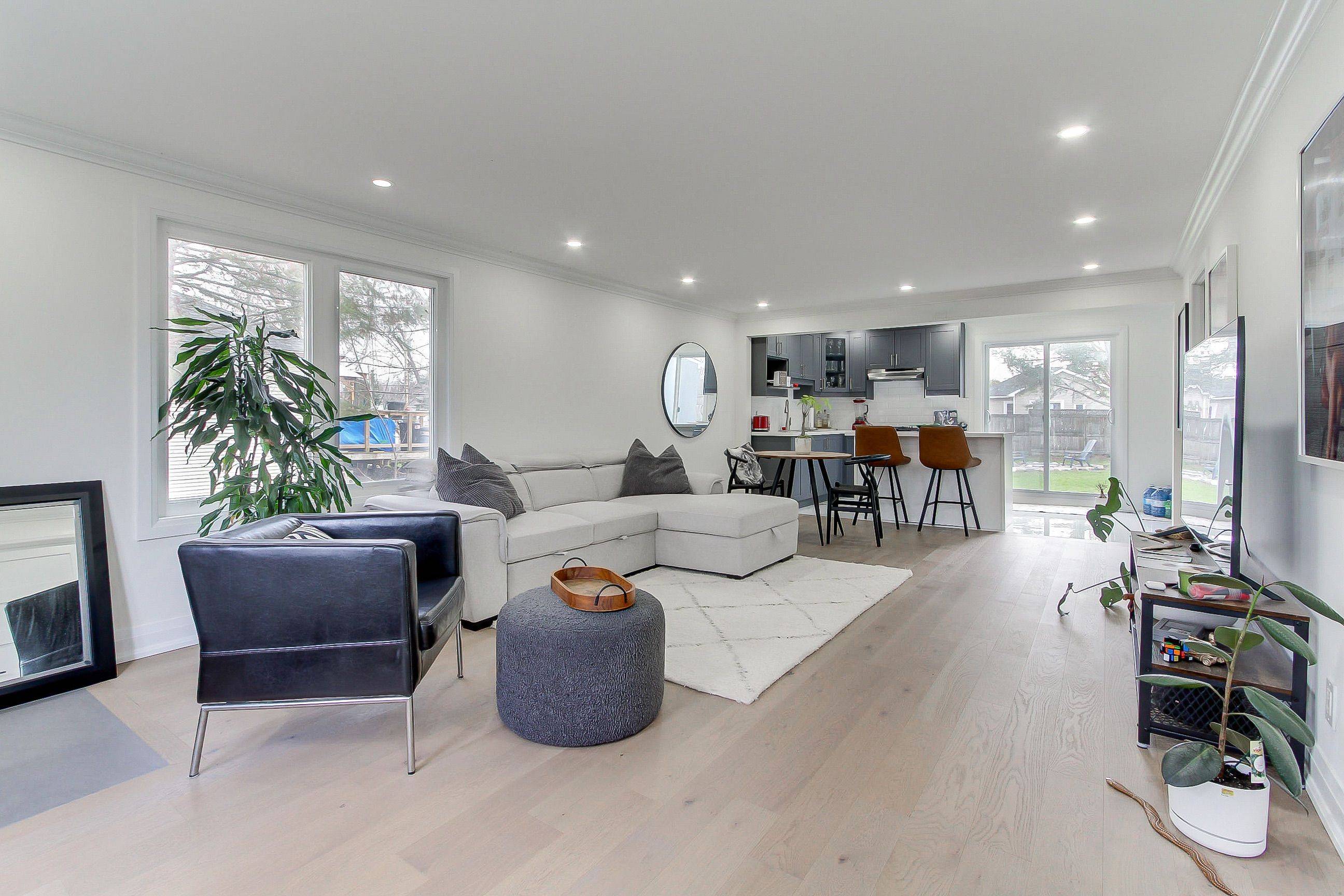 127 Woodfield DR N, Georgina, ON L0E 1N0