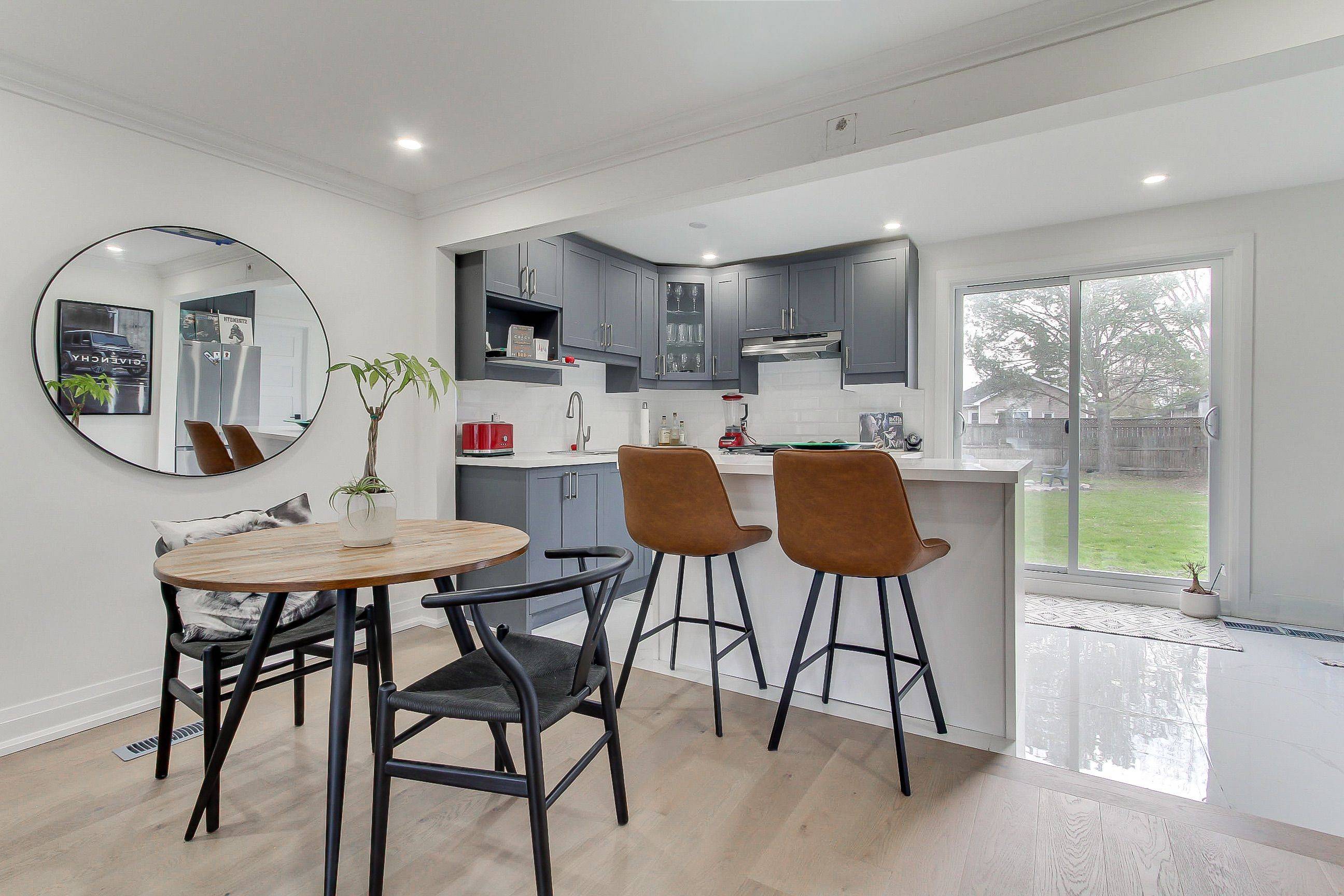 127 Woodfield DR N, Georgina, ON L0E 1N0