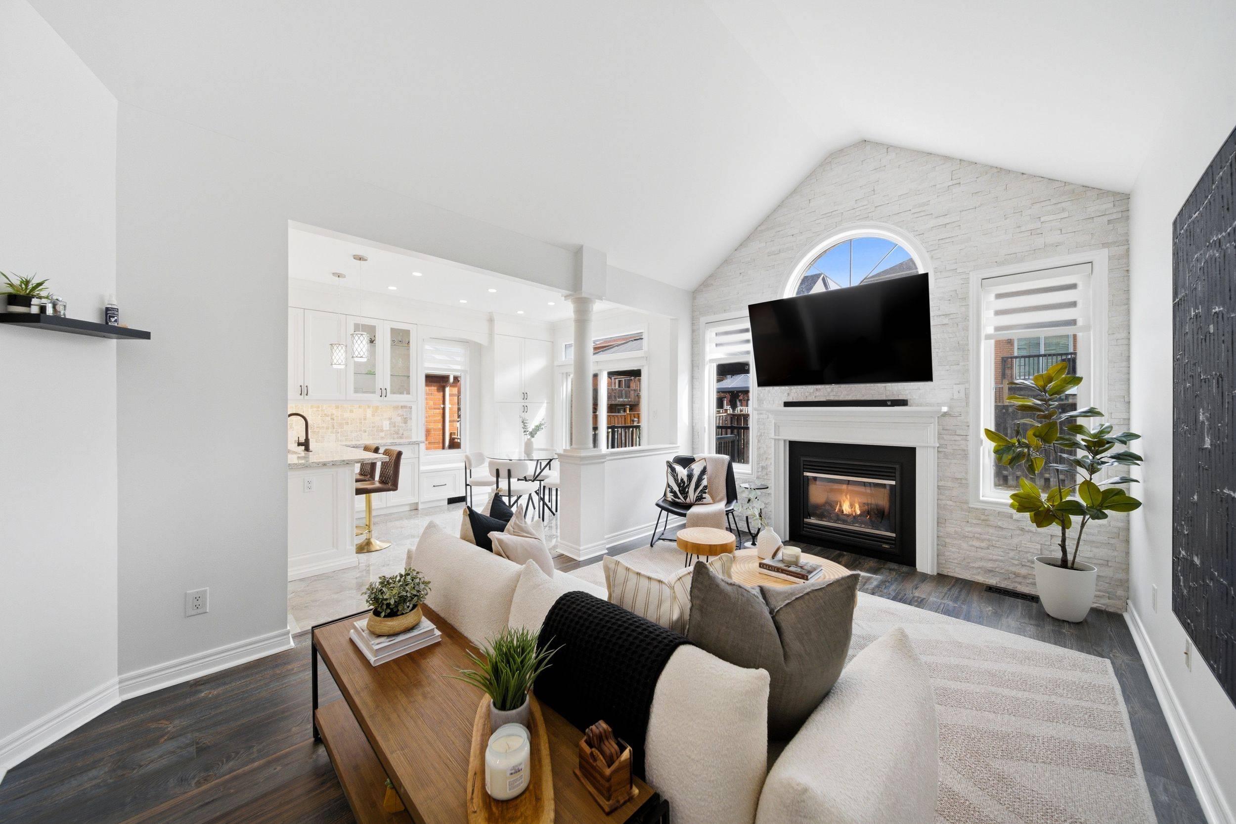 43 Milligan ST, Bradford West Gwillimbury, ON L3Z 0A5