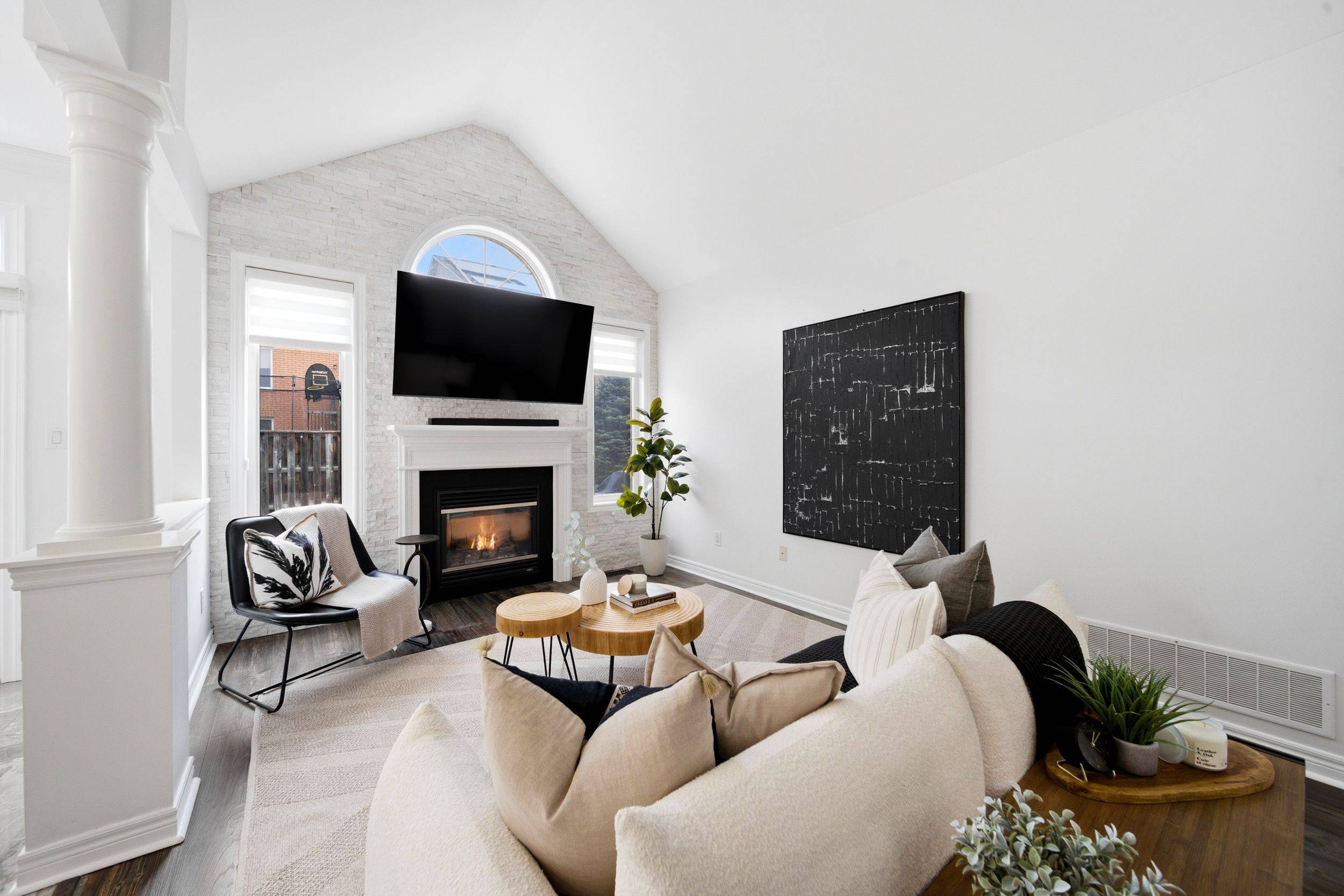 43 Milligan ST, Bradford West Gwillimbury, ON L3Z 0A5