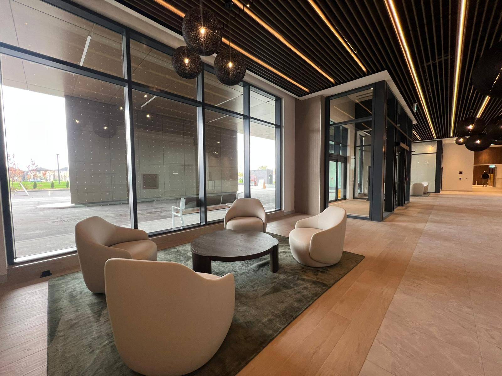 15 Skyridge DR #1816, Brampton, ON L6P 4S3