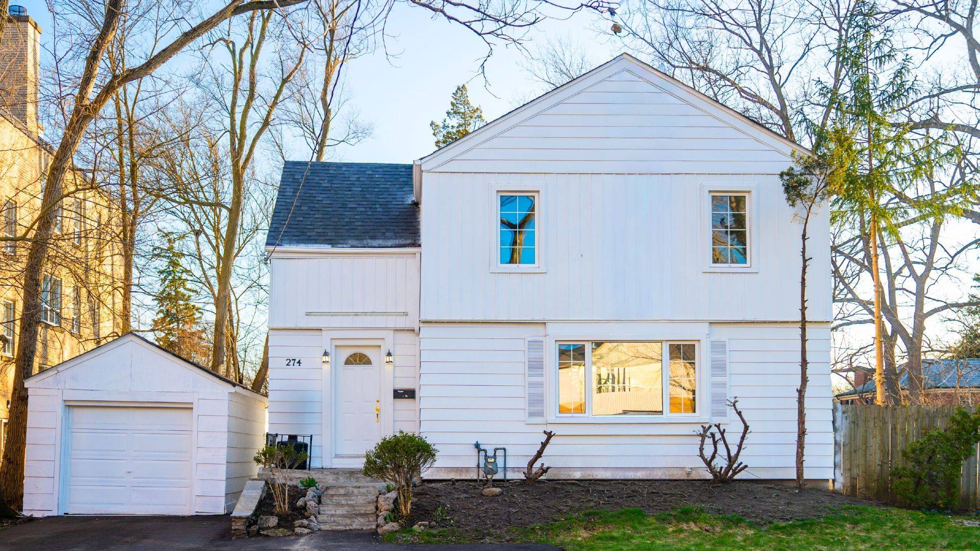 274 Reynolds ST, Oakville, ON L6J 3L4