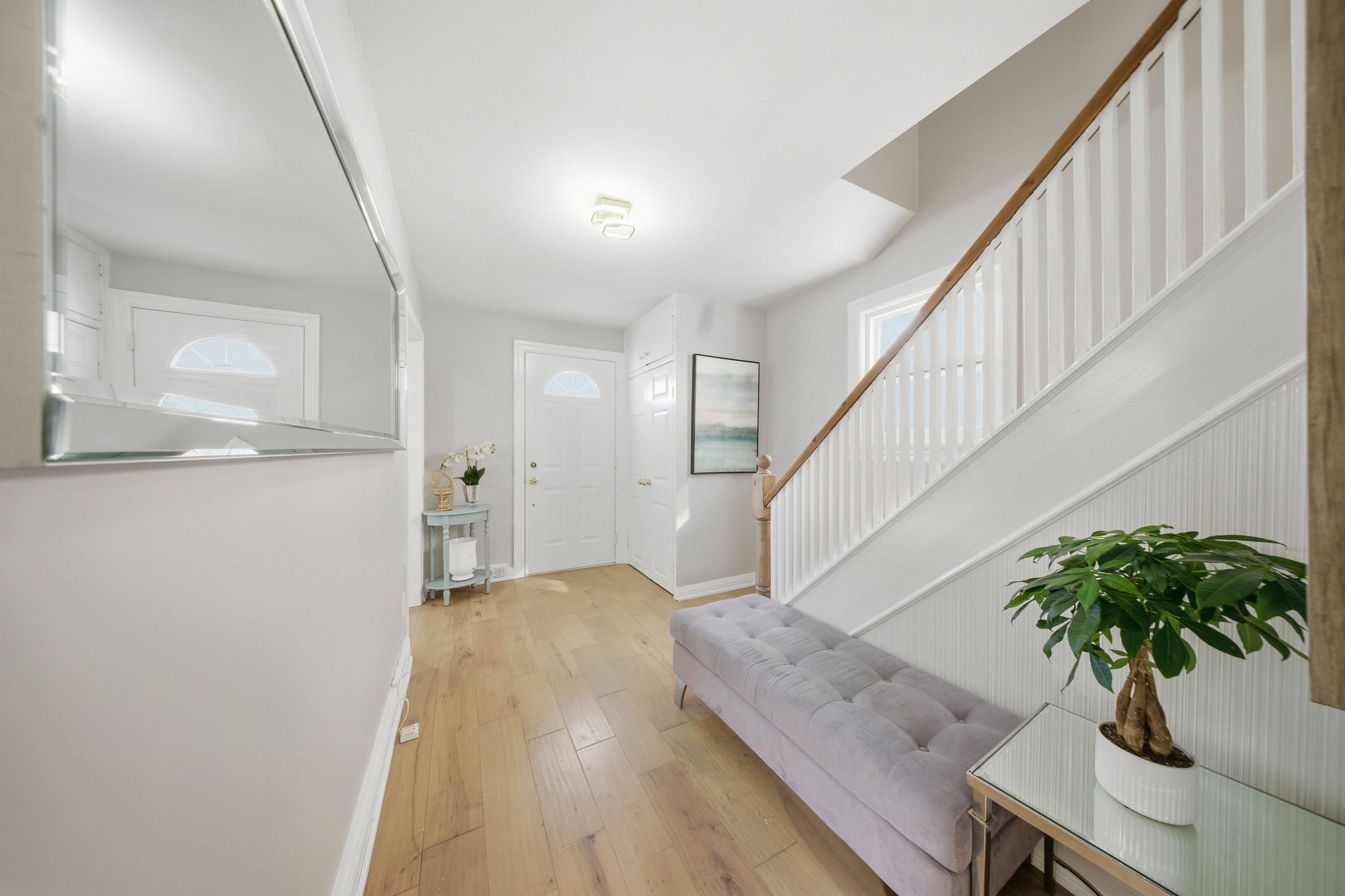 274 Reynolds ST, Oakville, ON L6J 3L4