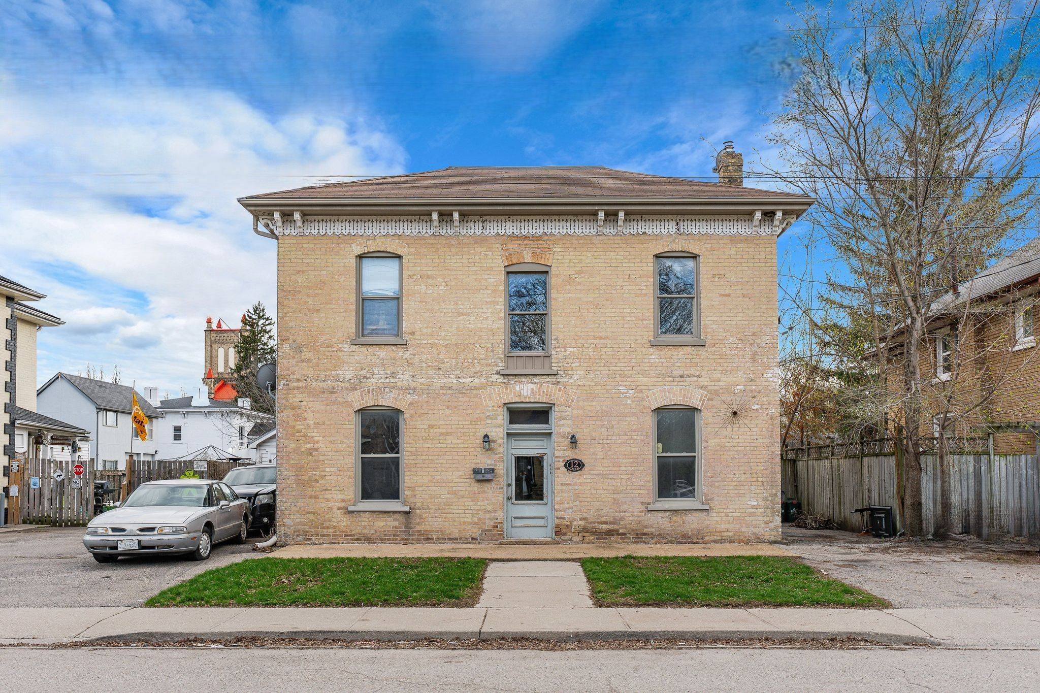 12 Fleet ST, Brantford, ON N3T 3S7