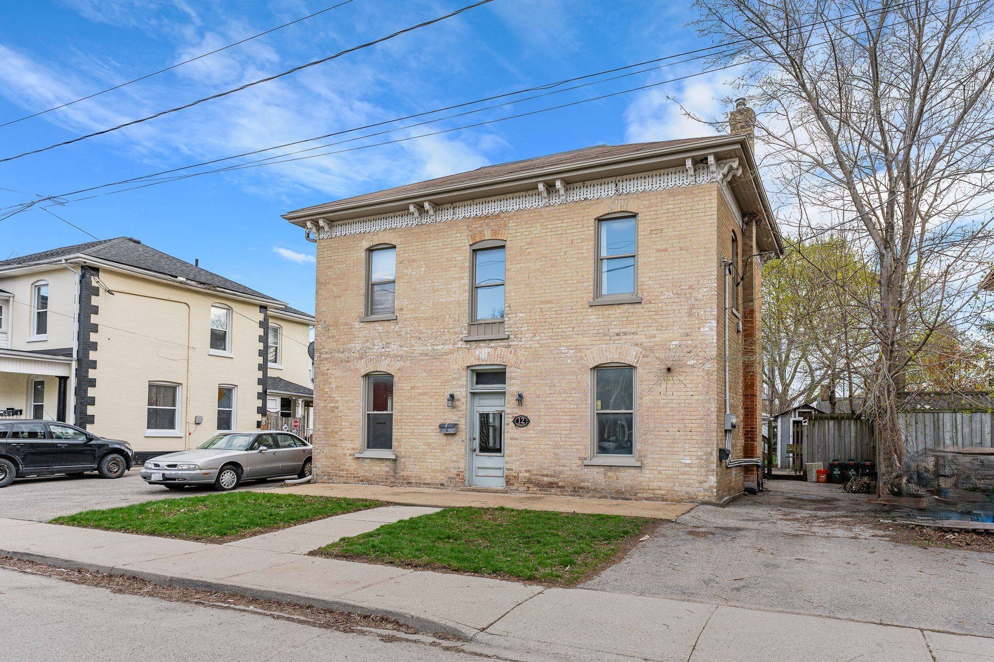 12 Fleet ST, Brantford, ON N3T 3S7