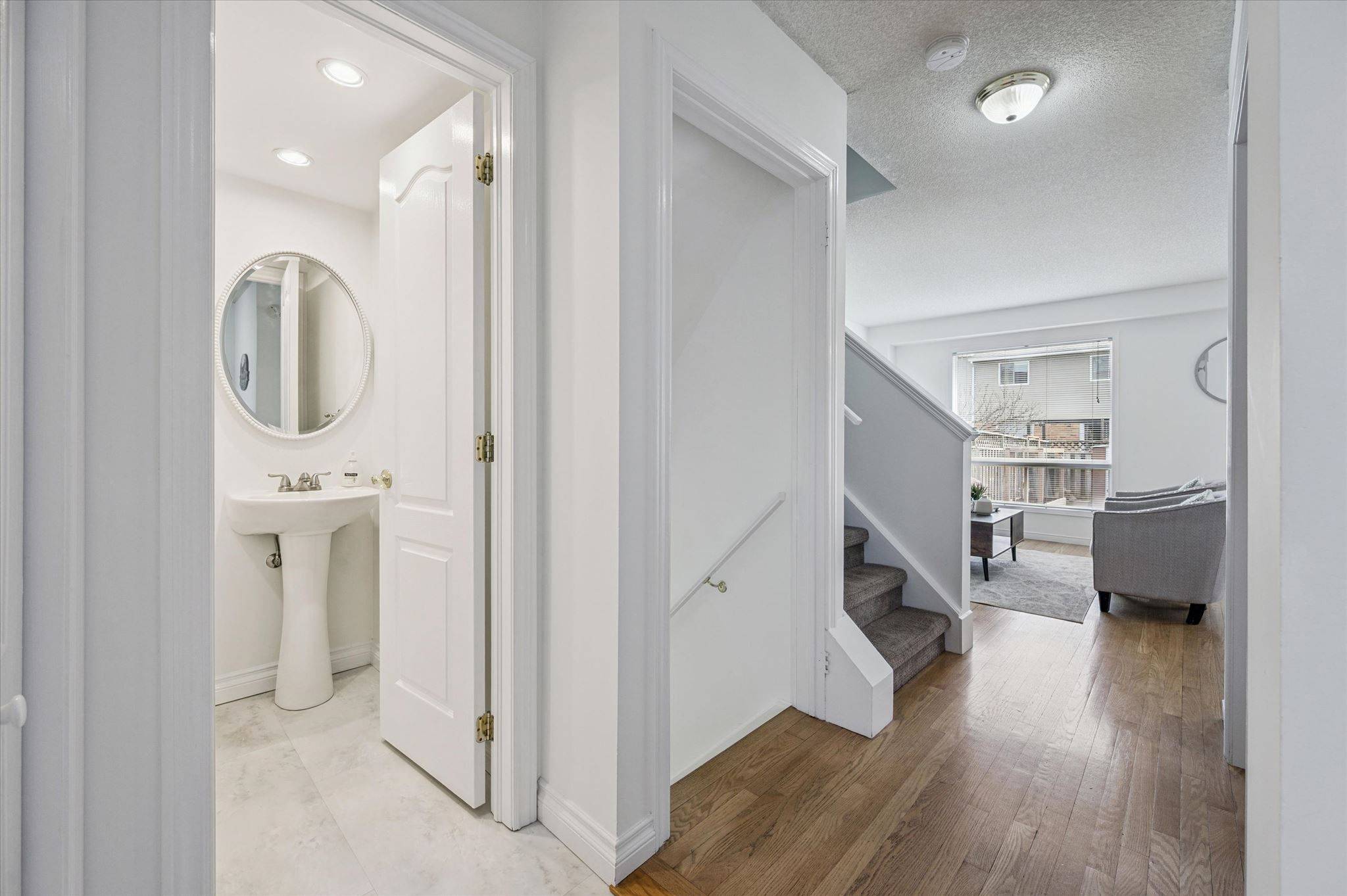 33 Fairgreen Close, Cambridge, ON N1T 1T6