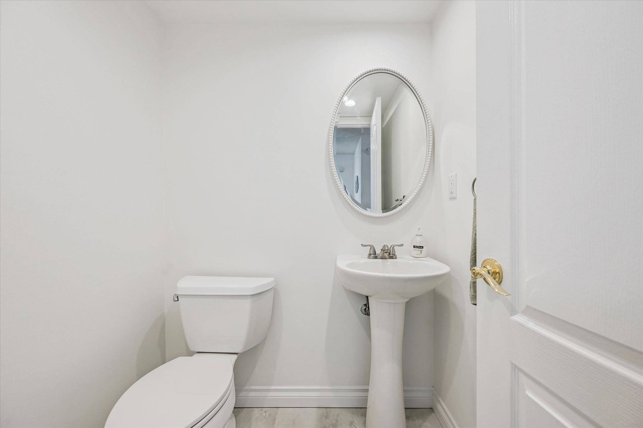 33 Fairgreen Close, Cambridge, ON N1T 1T6