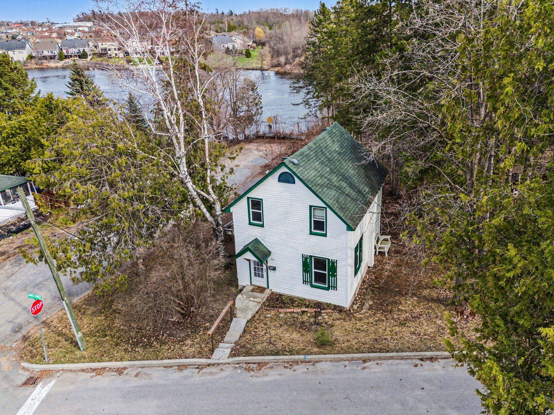 73 Carss ST, Arnprior, ON K7S 2G8
