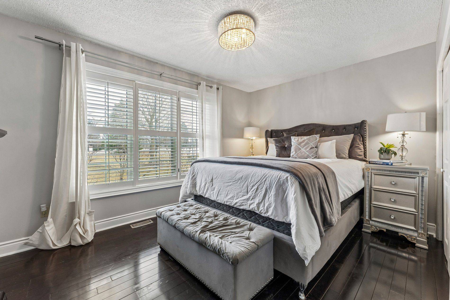 16 Hilltop CRES, East Garafraxa, ON L9W 6B8