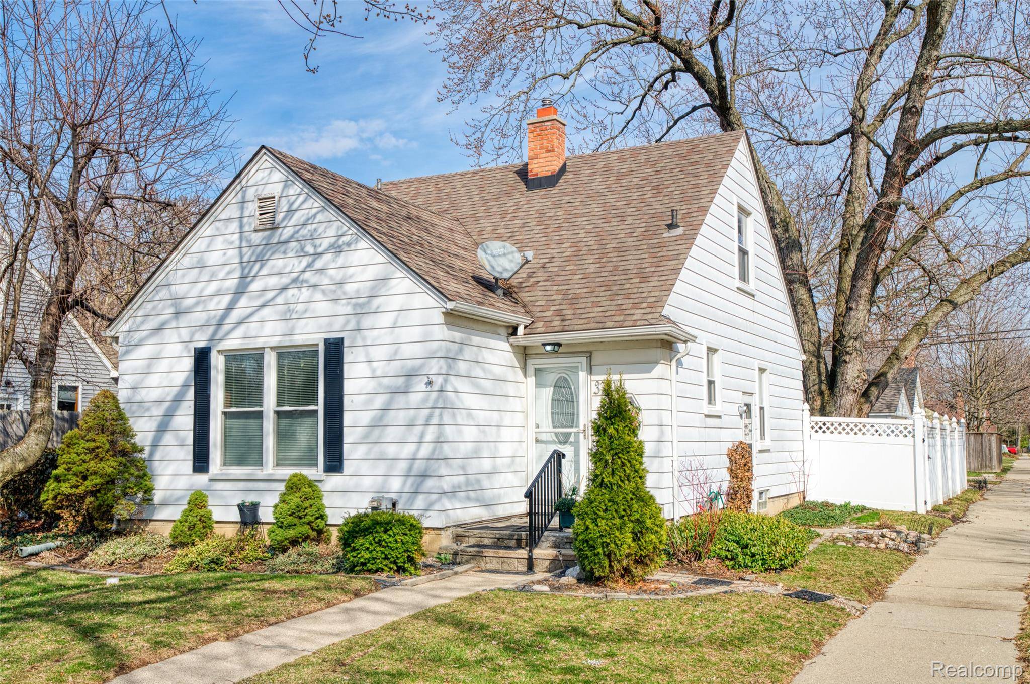 3714 Robina AVE, Berkley, MI 48072