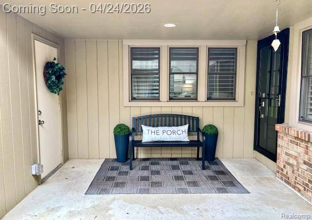 12306 Pinecrest DR, Plymouth Charter Township, MI 48170