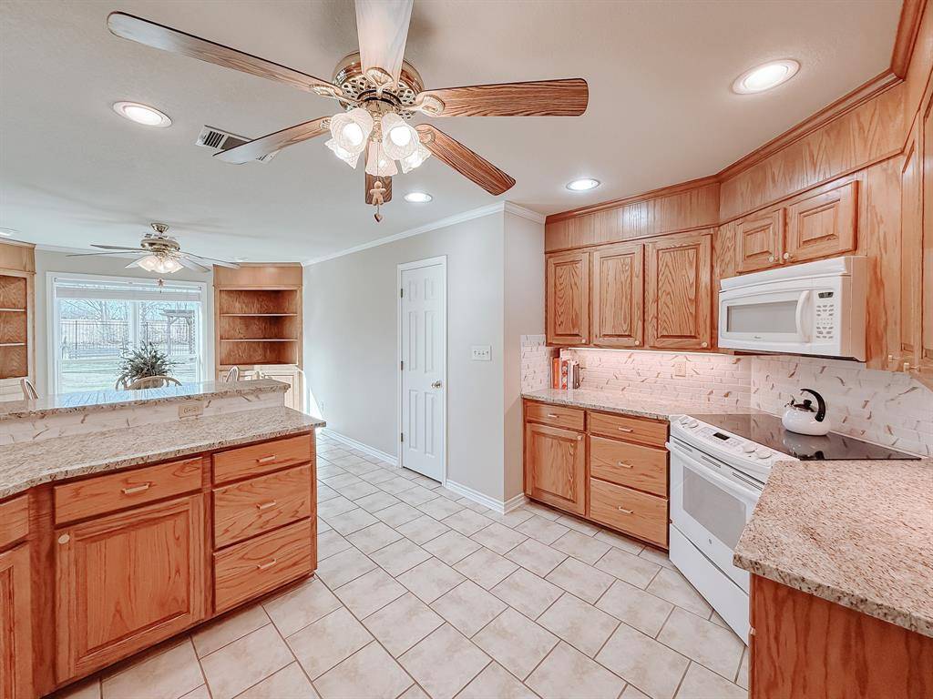 251 County Road 1171, Fairfield, TX 75840