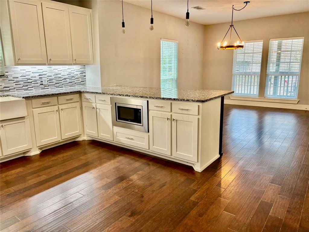 5644 E Side Avenue, Dallas, TX 75214