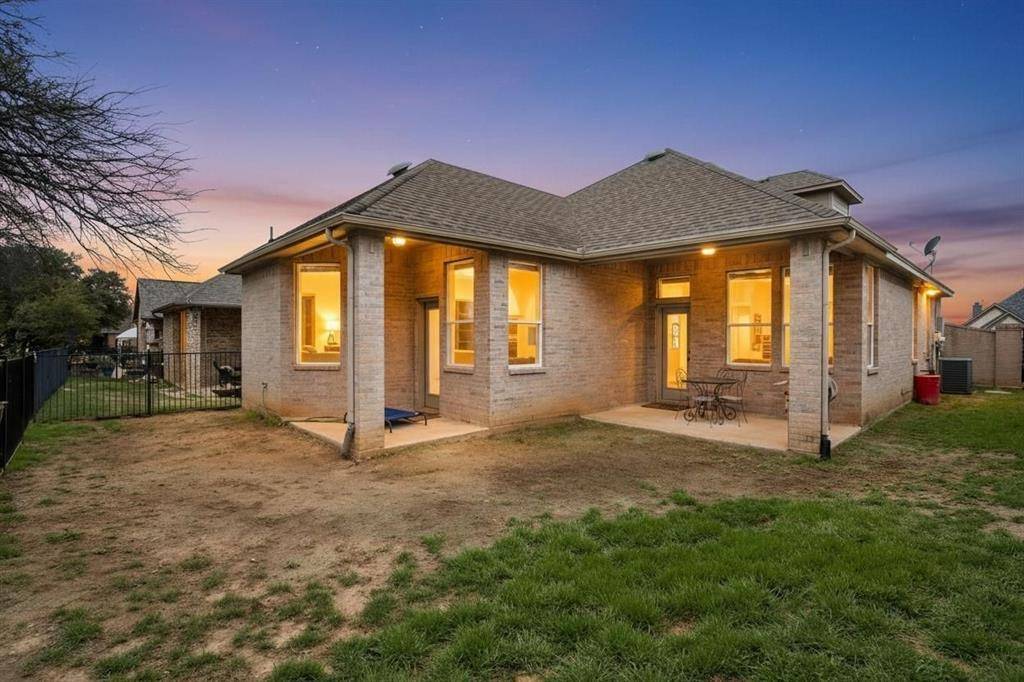 2118 Portwood Way, Fort Worth, TX 76179