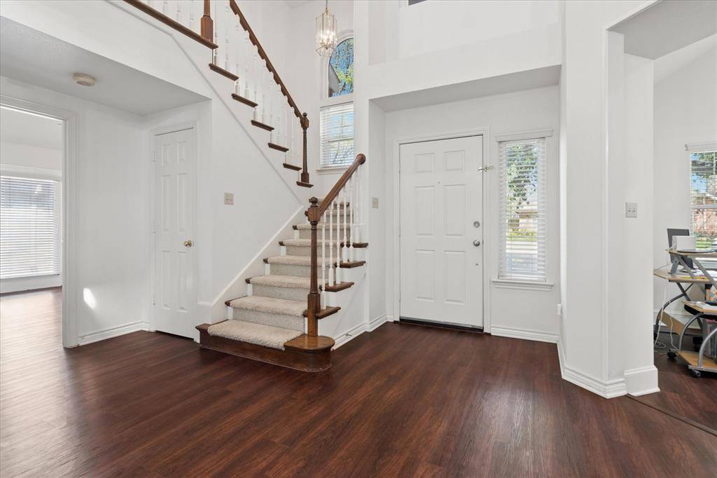 924 Mccoy Drive, Irving, TX 75062