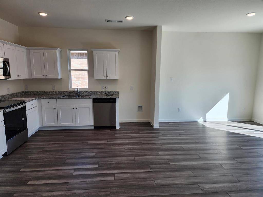 10321 Rosegreen Lane, Fort Worth, TX 76036