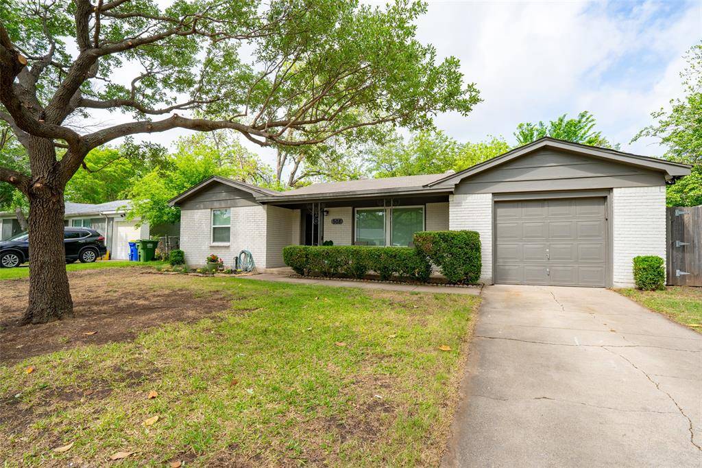 508 Grant Circle, White Settlement, TX 76108