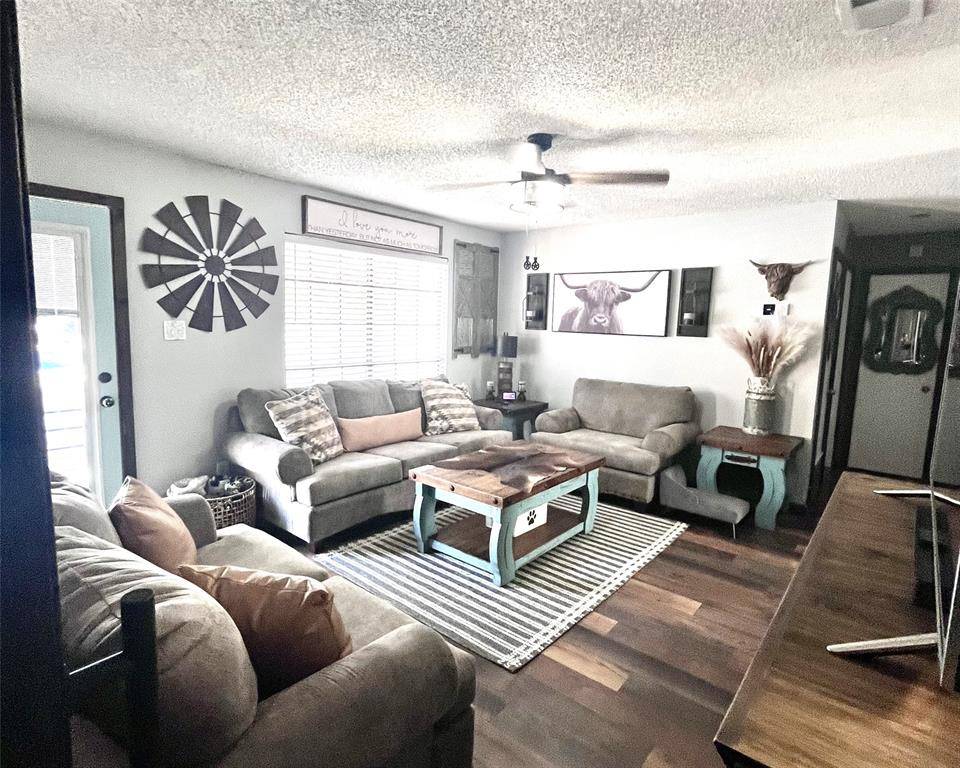 3020 Delaware Trail, Lake Worth, TX 76135