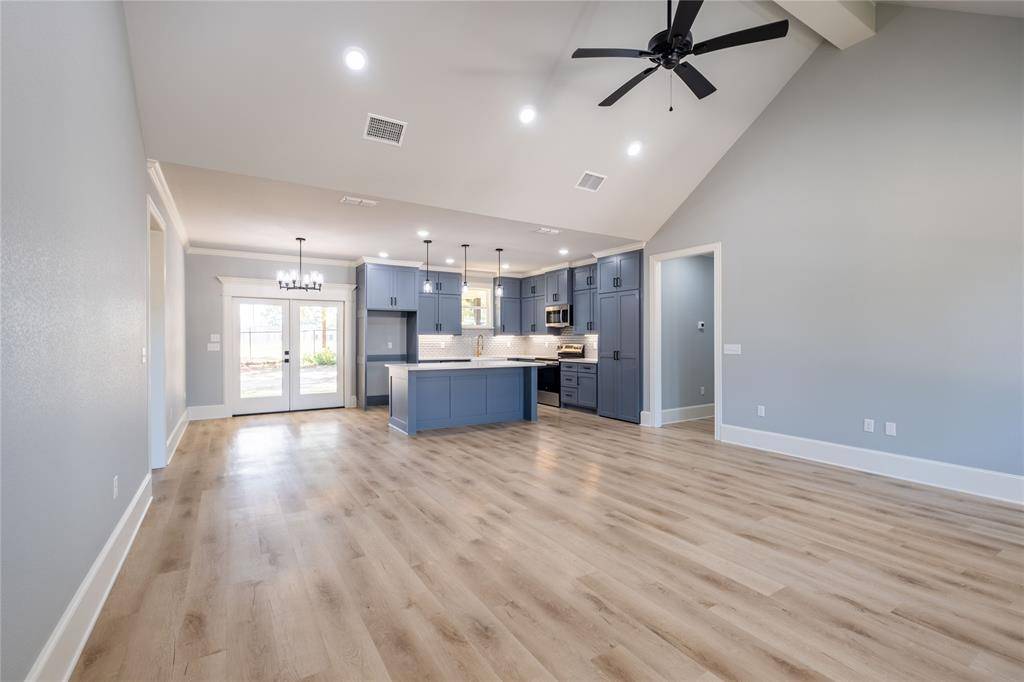 1003 Karen Drive, Lindale, TX 75771