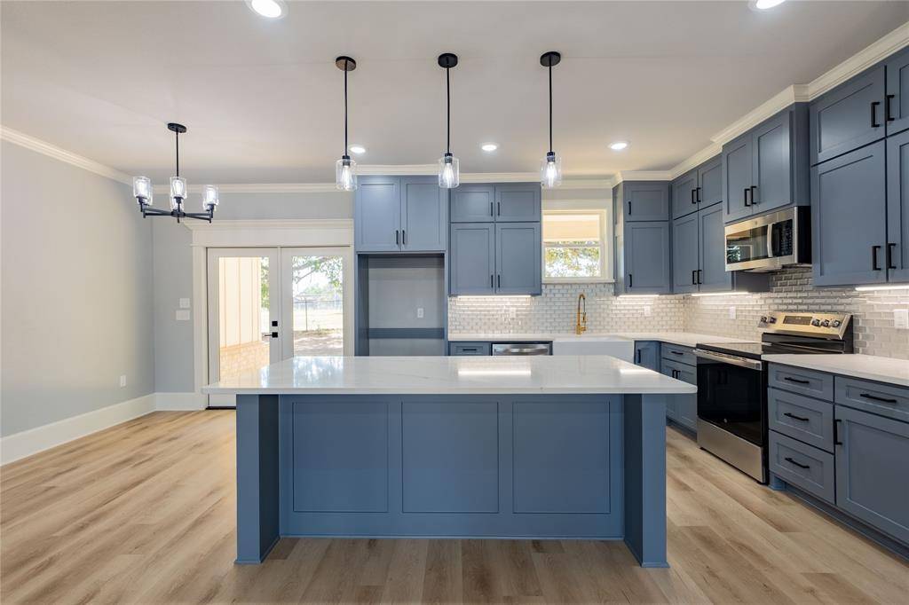 1003 Karen Drive, Lindale, TX 75771