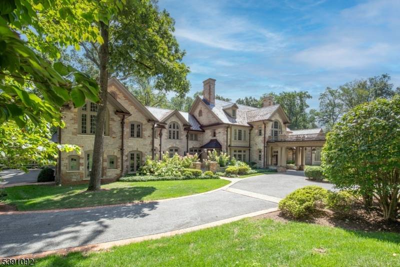 156 Overleigh Rd, Bernardsville Boro, NJ 07924