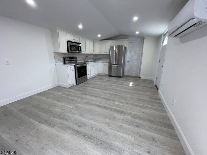 10 3rd St, Wayne Twp., NJ 07470