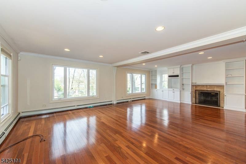 7 Fernwood Trl, Mountain Lakes Boro, NJ 07046