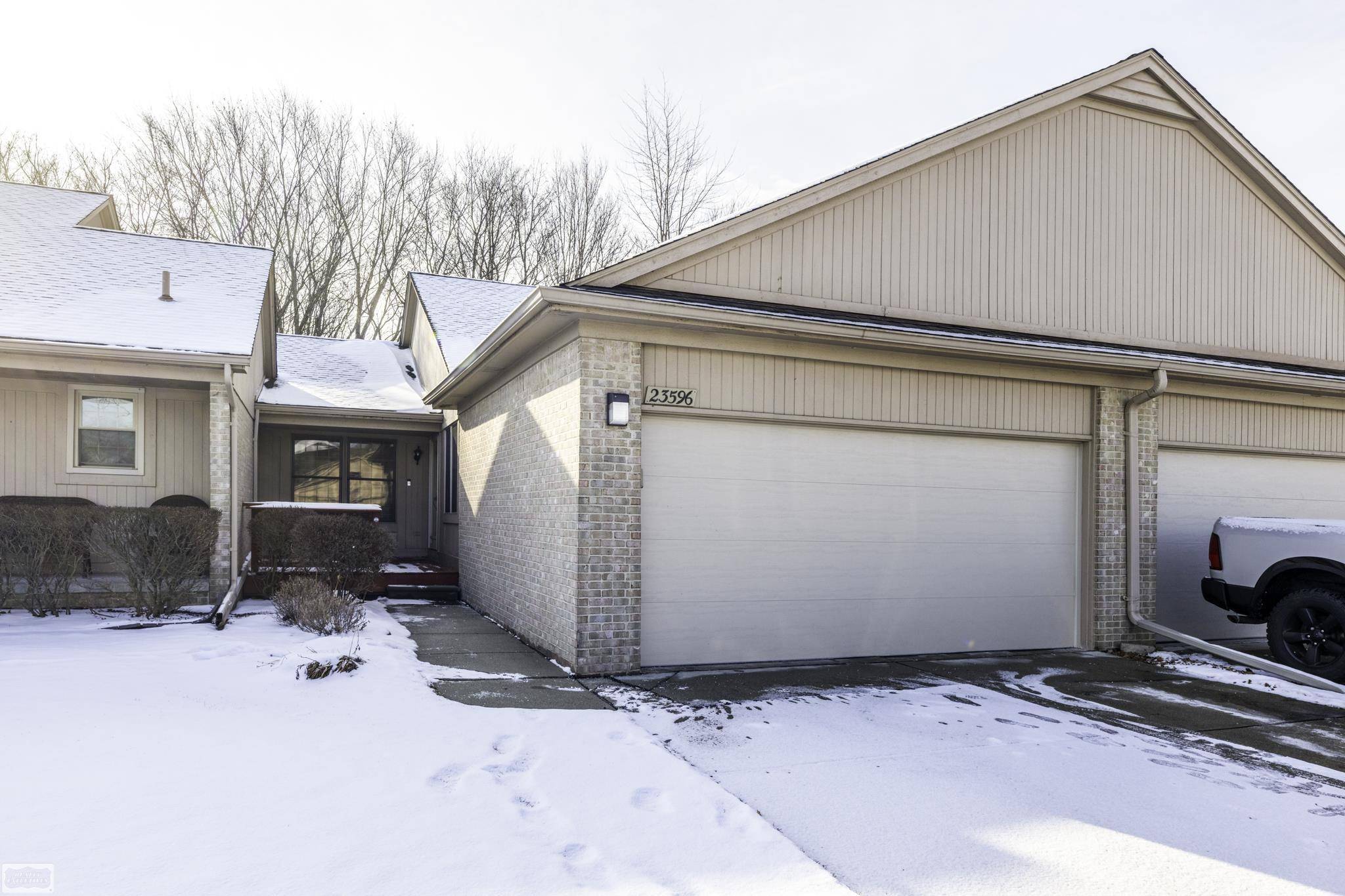 23596 Suttons Bay DR, Clinton Twp, MI 48036