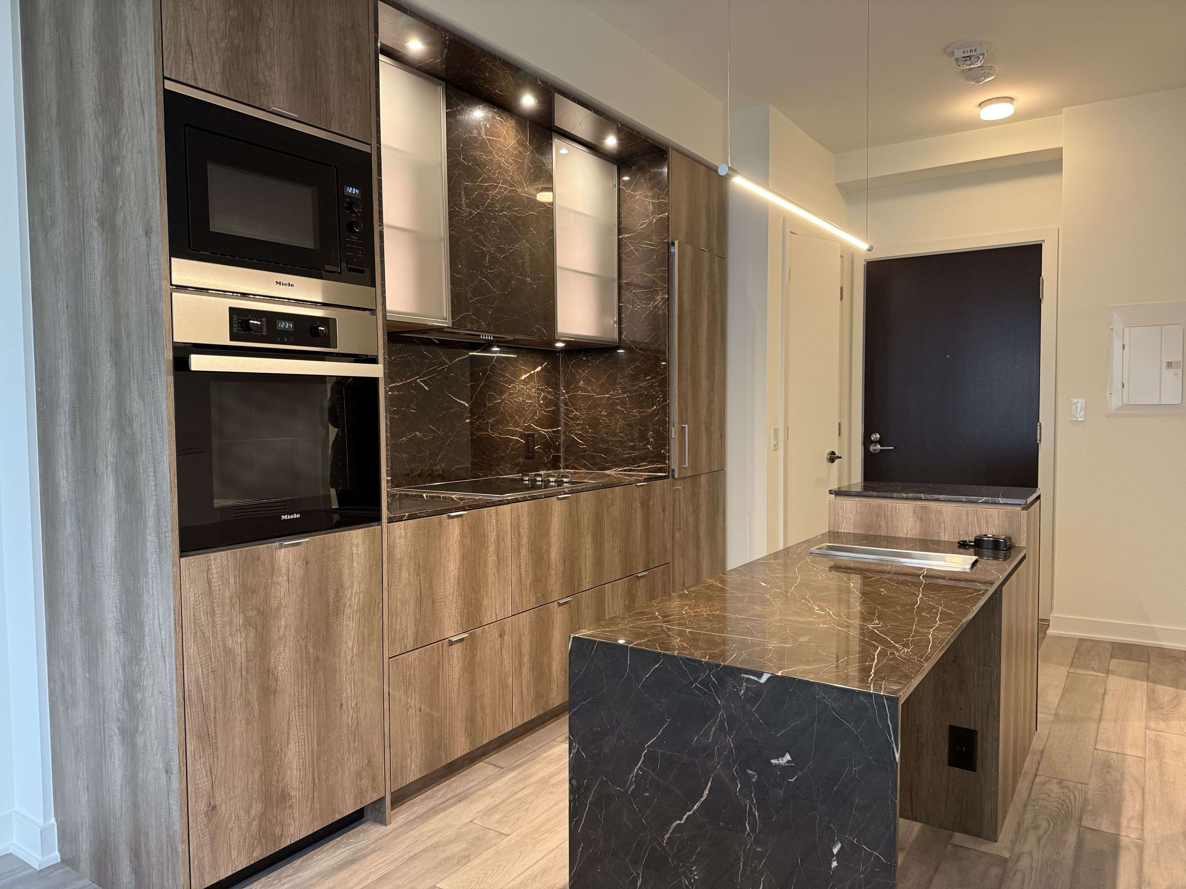 11 Yorkville AVE #1306, Toronto C02, ON M4W 1L2