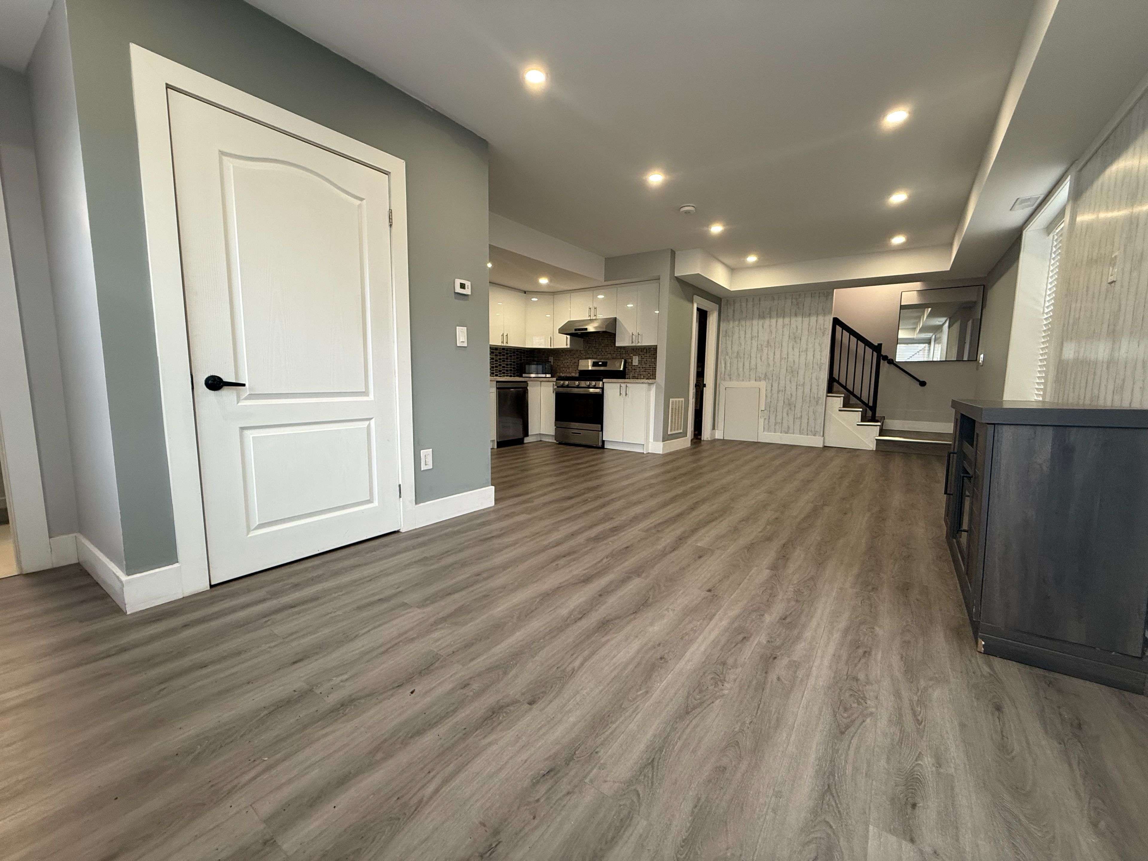 33 Lincoln ST #Unit B, Ajax, ON L1S 6C4