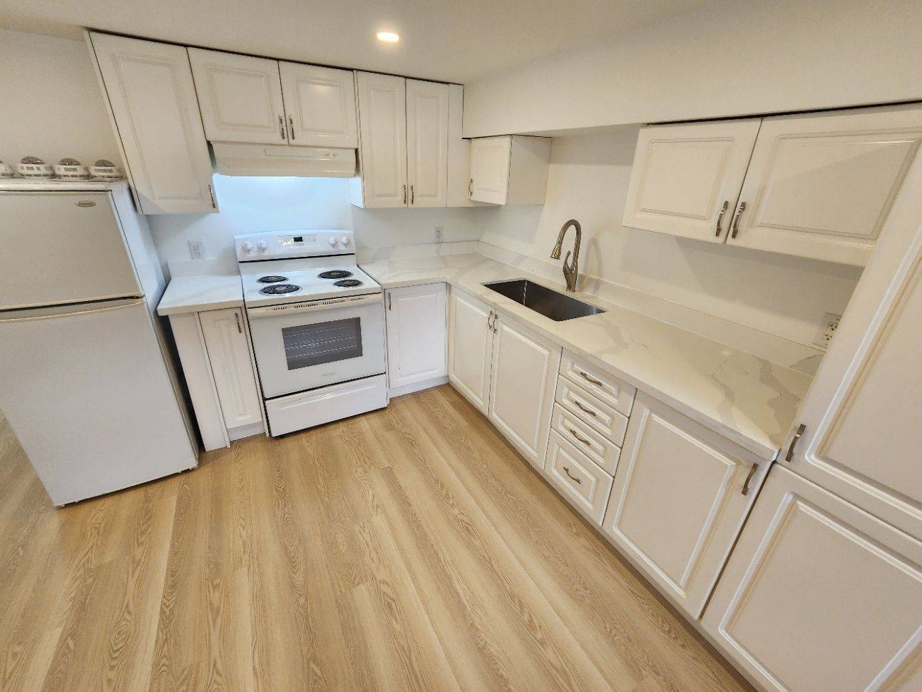 31 Bailey CRES #Lower, Aurora, ON L4G 2B2