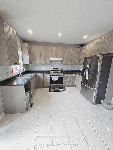 8 Terry Clayton AVE, Brock, ON L0K 1A0