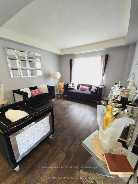 8 Terry Clayton AVE, Brock, ON L0K 1A0