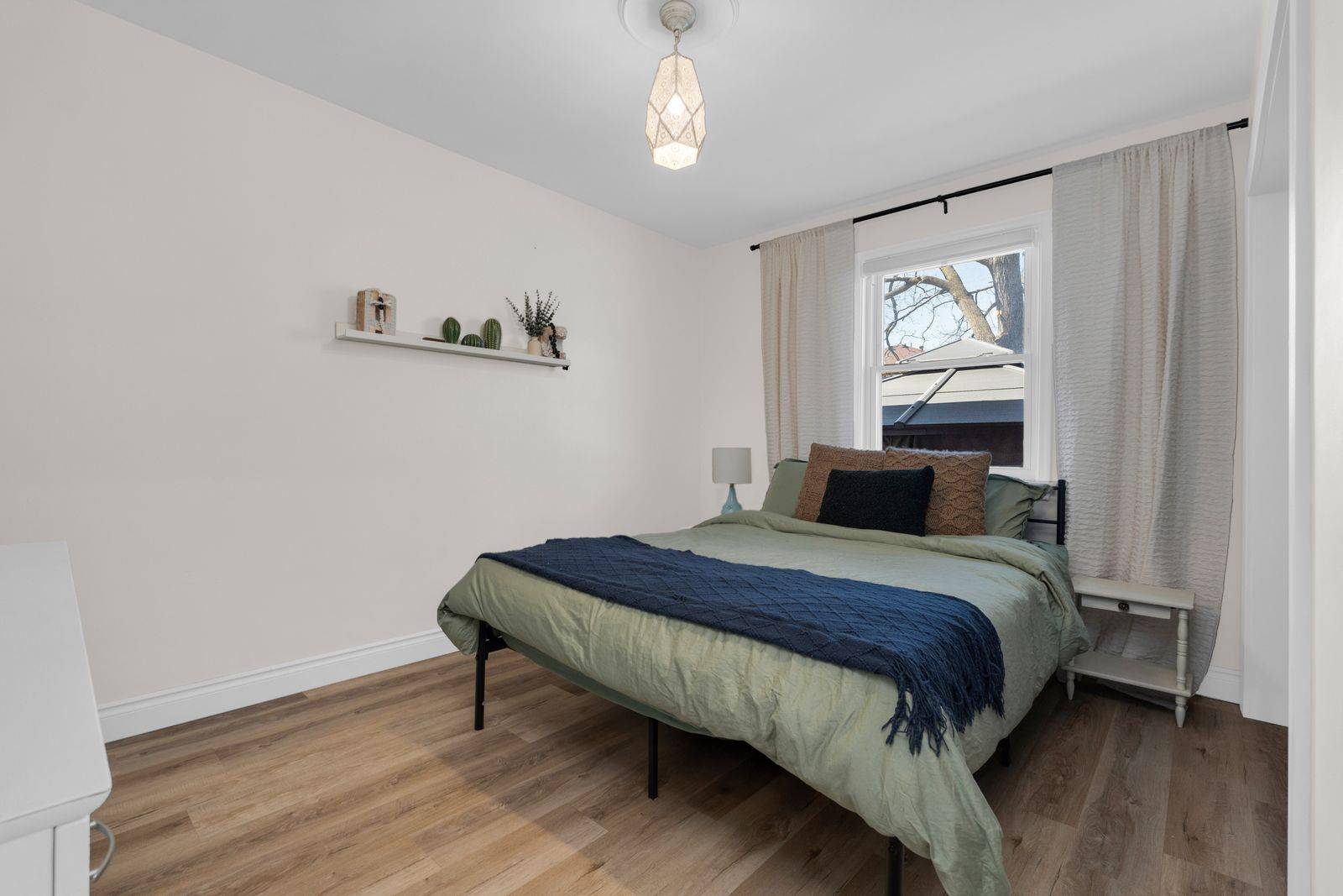 22 Agnes ST, Barrie, ON L4M 2S2