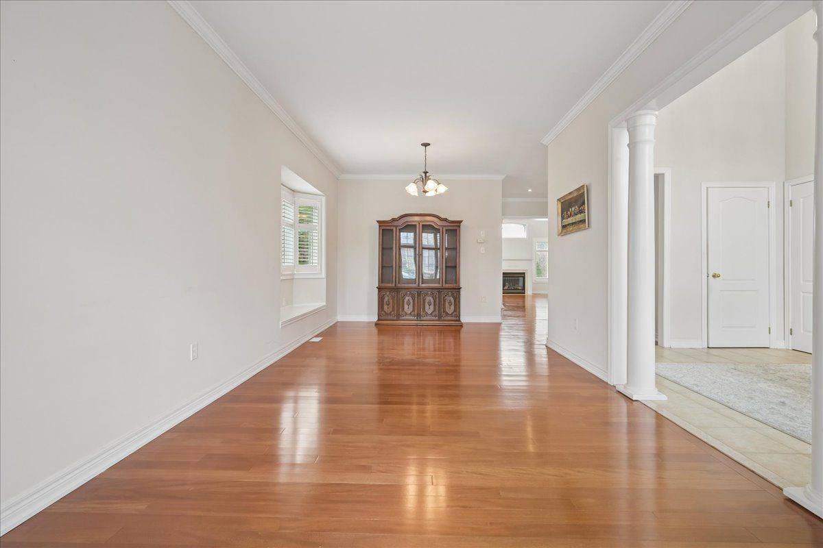 2348 Tesla CRES, Oakville, ON L6H 7T5