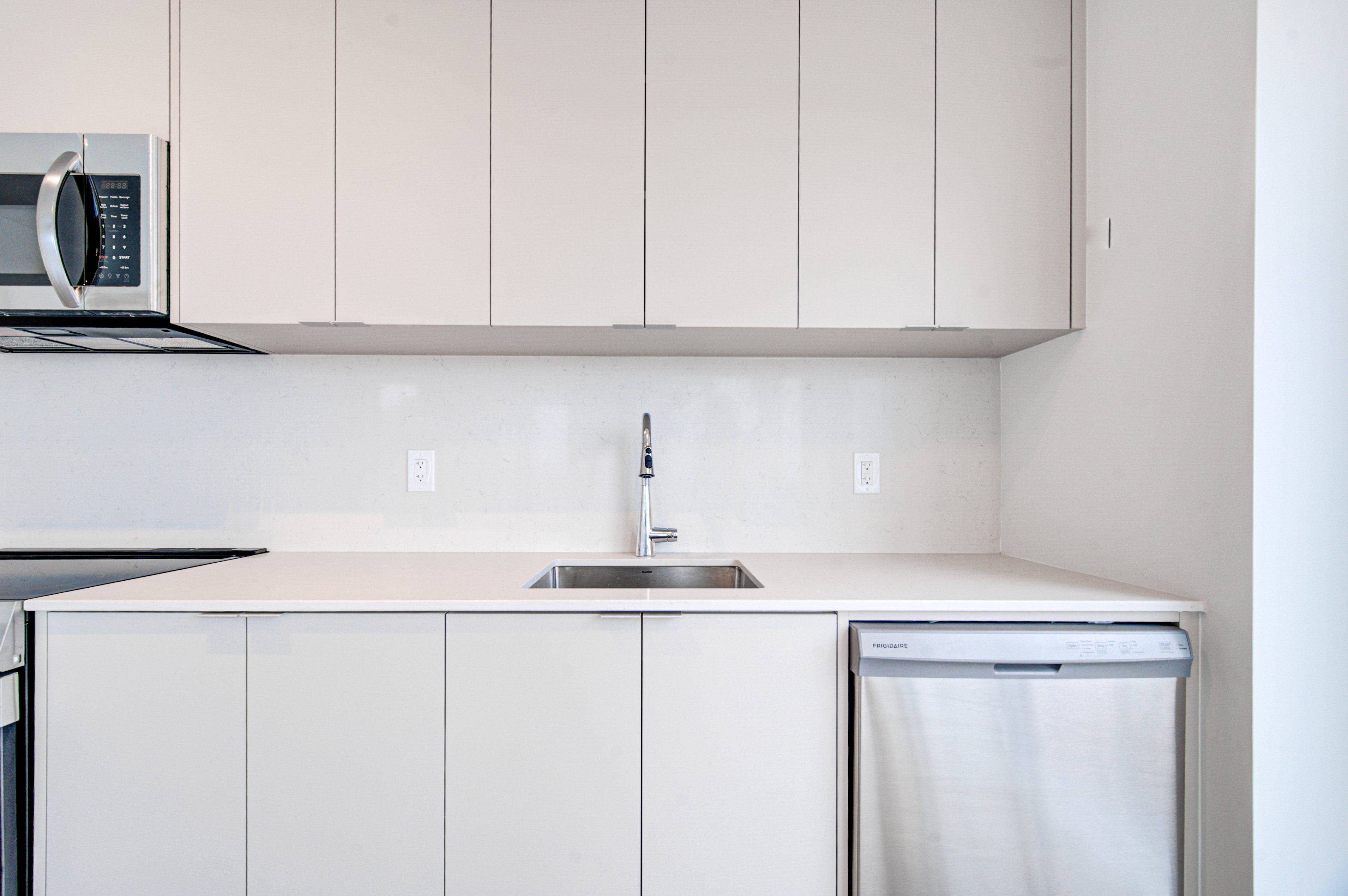 2088 James ST #1205, Burlington, ON L7R 0H2