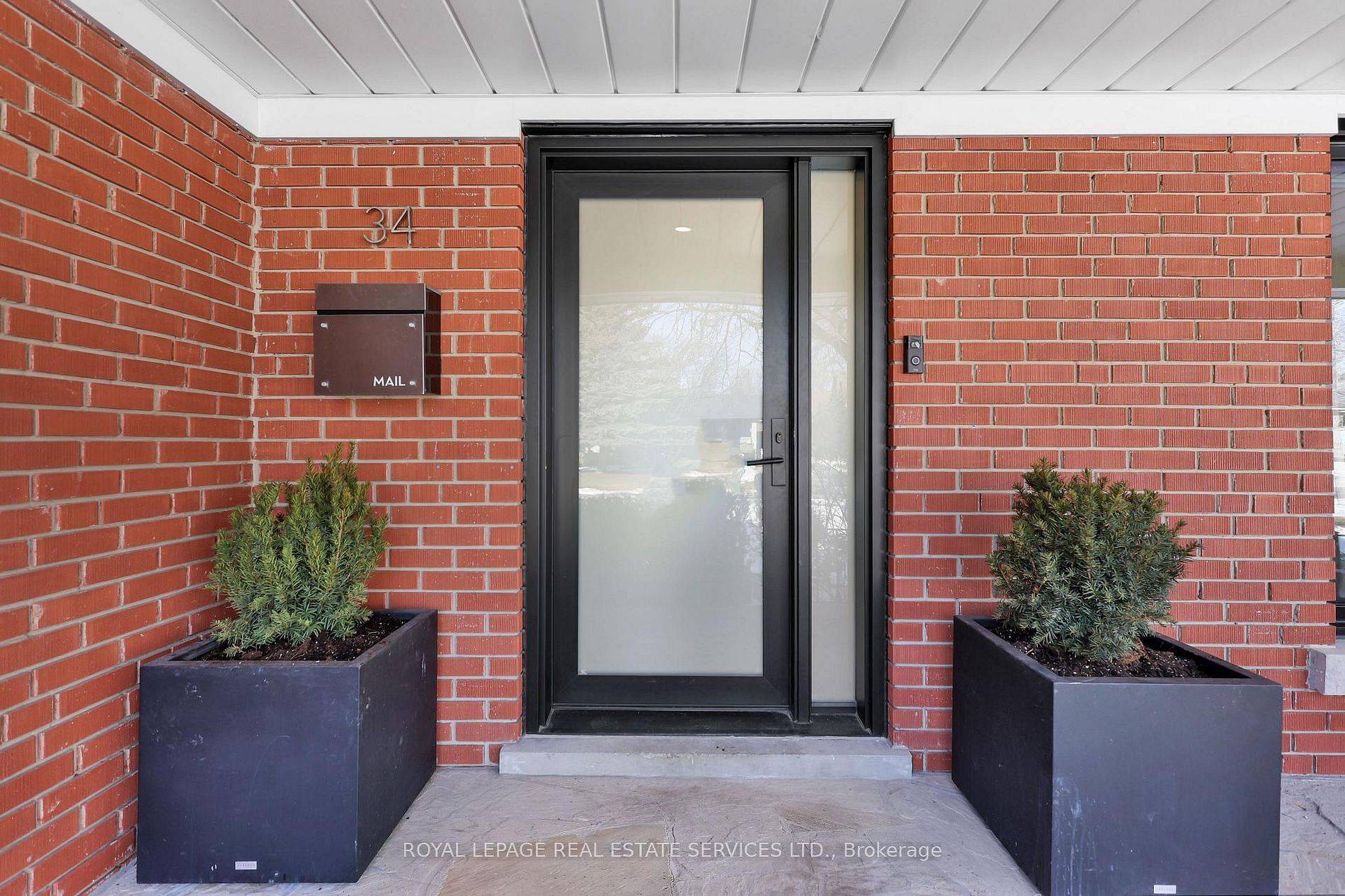 34 Bearbury DR, Toronto W08, ON M9C 2G9