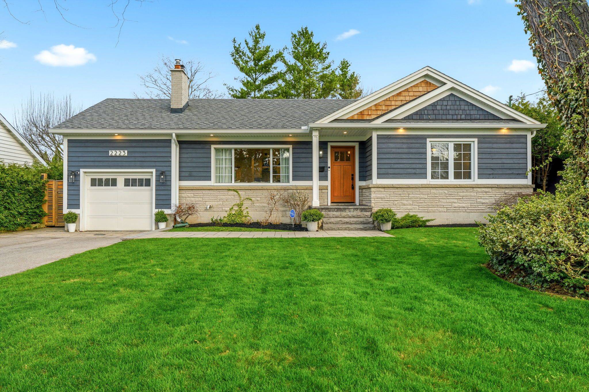 2223 Deyncourt DR, Burlington, ON L7R 1W2